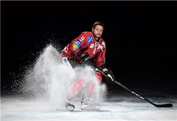 Verpasste zuletzt drei Spiele aufgrund einer Corona-Infektion: Pinguins-Topstürmer Jan Urbas.