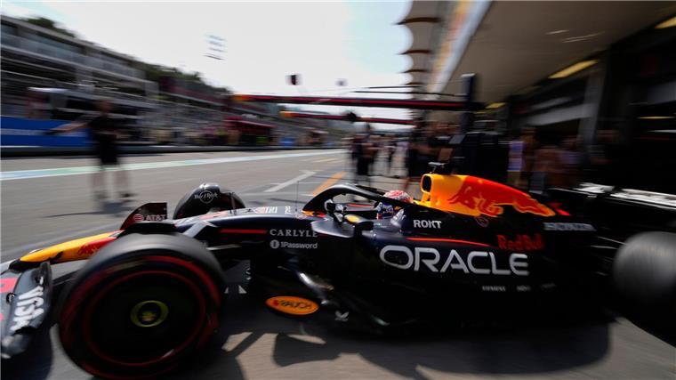Verstappen lässt es eher verhalten angehen. 