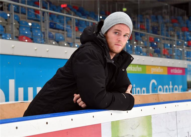 Verteidiger Chris Rumble ist nach seiner dritten Disziplinarstrafe für das Spiel gegen Ingolstadt gesperrt.