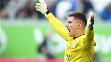 Vertrag um ein Jahr verlängert: Ersatztorhüter Pavao Pervan bleibt noch länger beim VfL.