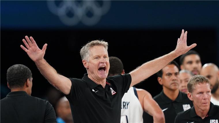 Basketballer der USA haben „ein Mathematik-Problem“ Verwaltet einen Weltklasse-Kader: Trainer Steve Kerr.