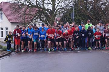 Viel Andrang beim Start: Auch der 5-Kilometer-Lauf lockte zahlreiche Läuferinnen und Läufer an.