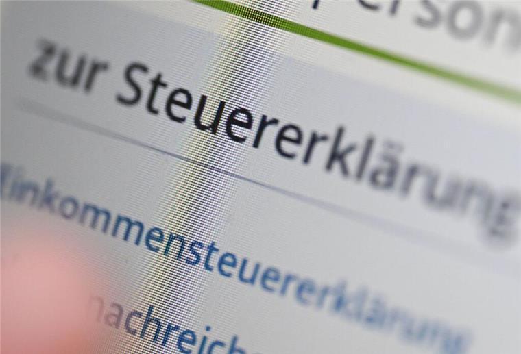 Ein Bildschirm auf dem Steuererklärung steht