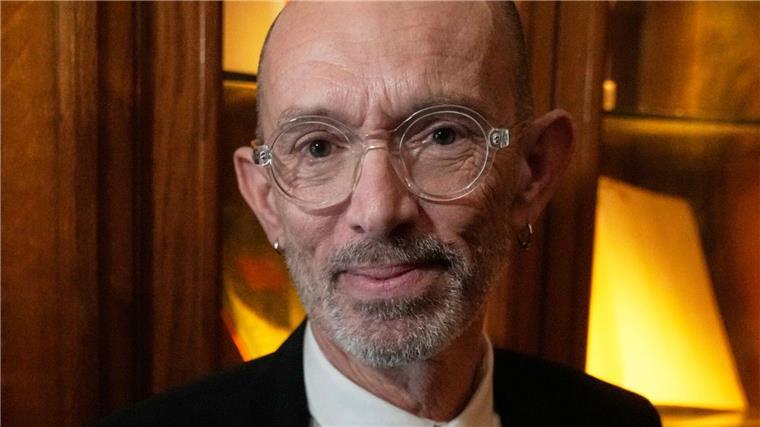 Viele Bücher von Laurent Mauvignier sind auch auf Deutsch erschienen.