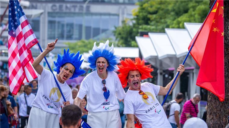 Paris verlängert Partystimmung mit Paralympics Viele der von den Olympischen Spielen begeisterte Zuschauer haben sich für die Paralympics erneut Tickets gekauft.