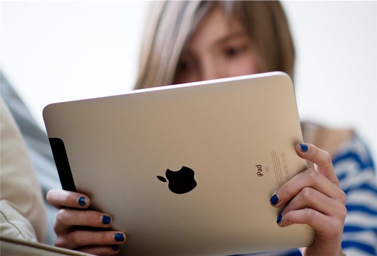Häusliche Gewalt: Hilferufe kommen bei der Polizei nicht an Viele Kinder und Jugendliche wenden sich mit persönlichen Krisen und Gewalterfahrungen aan eine Hilfshotline oder dem Onlineangebot der Telefonseelsorge.