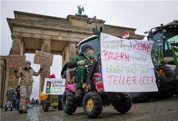 Viele Landwirte haben sich bereits auf den Weg nach Berlin gemacht, um am Montag zu demonstrieren.