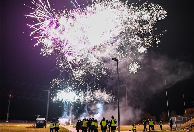 Viele Menschen möchten auf ein Feuerwerk an Silvester nicht verzichten. Jetzt wird in der Politik über ein Verbot diskutiert.