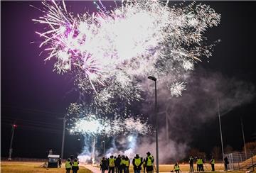 Viele Menschen möchten auf ein Feuerwerk an Silvester nicht verzichten. Jetzt wird in der Politik über ein Verbot diskutiert.