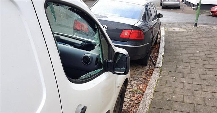 Bremerhaven: Polizei gibt Tipps für mehr Zivilcourage Viele Menschen schauen immer noch weg, wenn etwas passiert. Die Polizei Bremerhaven gibt Tipps, wie man Zivilcourage zeigen kann.