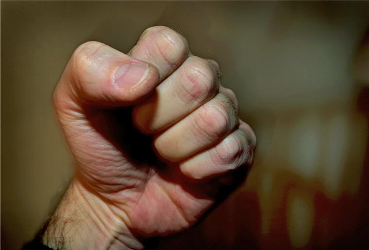 Umfrage: Viele Politiker im Land Bremen wurden bereits beleidigt Viele Politiker im Land Bremen schon einmal beschimpft oder bedroht worden.