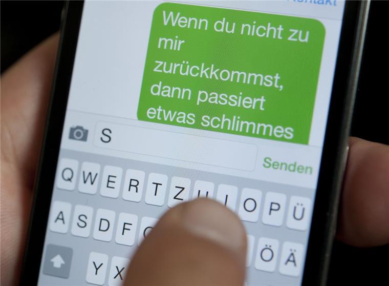 Stalking: Weißer Ring beklagt steigende Zahl von Opfern Stalking