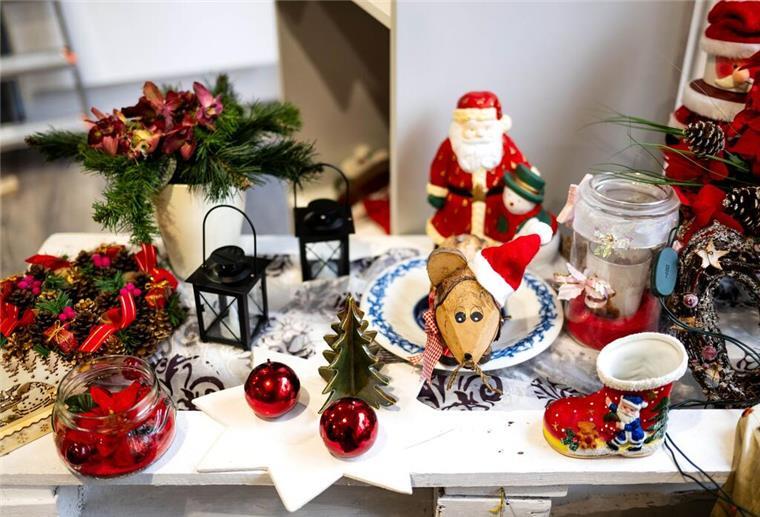 Hier könnt ihr in Bremerhaven Weihnachts-Deko tauschen Viele suchen sich bei der Tauschbörse die komplette Weihnachtsdekoration für die Wohnung oder für den Tannenbaum zusammen.
