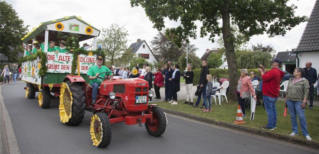 Viele Umzugsteilnehmer hatten sich beim Schmücken richtig ins Zeug gelegt. Schli...