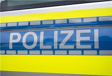 
Unfall in Bremerhaven-Geestemünde: Vier Fahrzeuge kollidieren auf der Grimsbystraße. Gesamtschaden beläuft sich auf etwa 45.000 Euro.