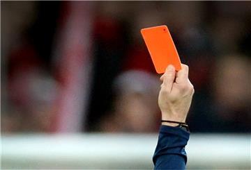 Vier Rote Karten musste der Schiedsrichter beim Kreisligaspiel SFL Bremerhaven III gegen FC Sparta Bremerhaven II zeigen. Dazu gab es einen Spielabbruch und einen Polizei-Einsatz.