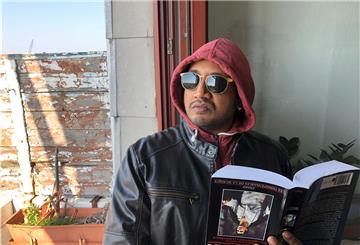 Vikrant Subramanian ist eigentlich Opernsänger im Stadttheater Bremerhaven. Doch als „Indoor Gangsta“ rappt er auch.