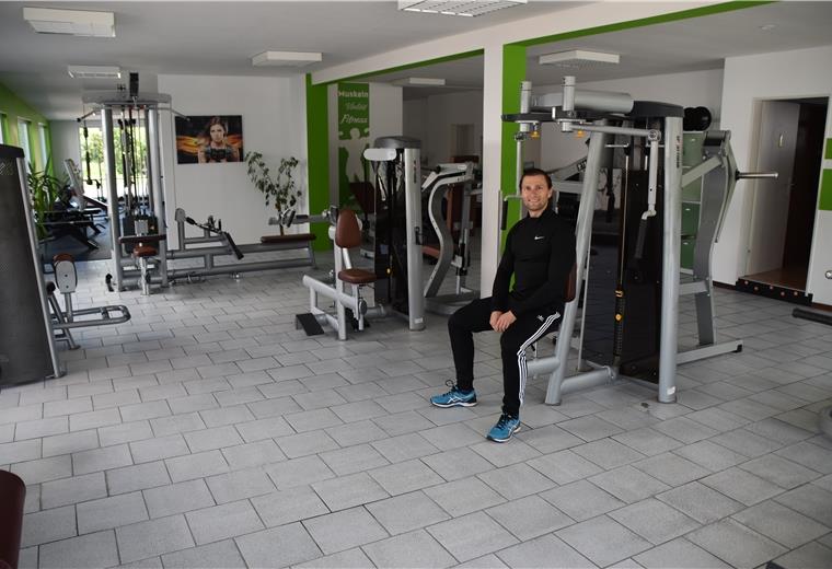 Viktor Schmidt von Sports Viktory in Nordenham freut sich, dass sein Fitnessstudio am Montag wieder aufmachen darf. Seit dem 6. Mai konnten seine Kunden wenigstens den Außenbereich nutzen.