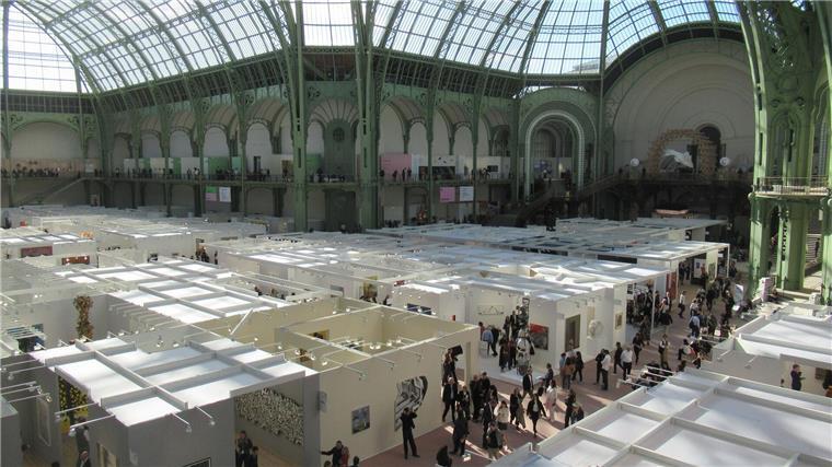 Neuer Name, neuer Ort: Kunstmesse Art Basel Paris startet VIPs drängen sich auf der Art Basel Paris