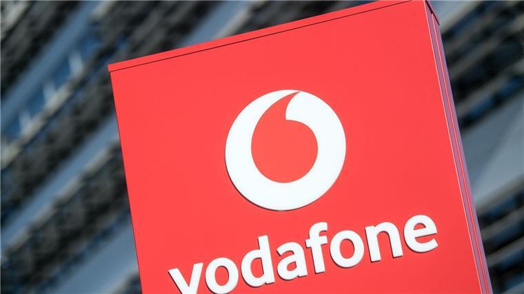 Vodafone und Microsoft vereinbaren KI-Partnerschaft Vodafone will in den kommenden zehn Jahren 1,37 Mrd. Euro in die Dienste investieren, die gemeinsam mit Microsoft entwickelt würden.