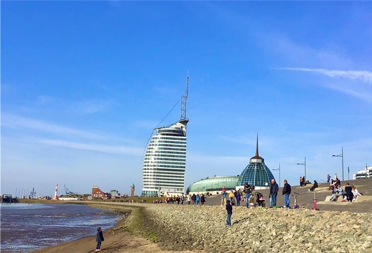 Rekord: So warm war es im Februar noch nie Völkerwanderung am Deich, in luftiger Kleidung und barfuß ins Watt. Am Sonntag purzelte der bisherige Wärmerekord für Bremerhaven.