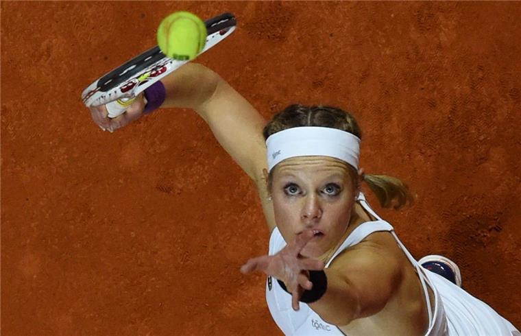 Deutsches Tennis-Finale in Stuttgart: Siegemund fordert Kerber Völlig überraschend hat Laura Siegemund im Halbfinale beim WTA-Turnier in Stuttgart gegen Agnieszka Radwanska gewonnen.