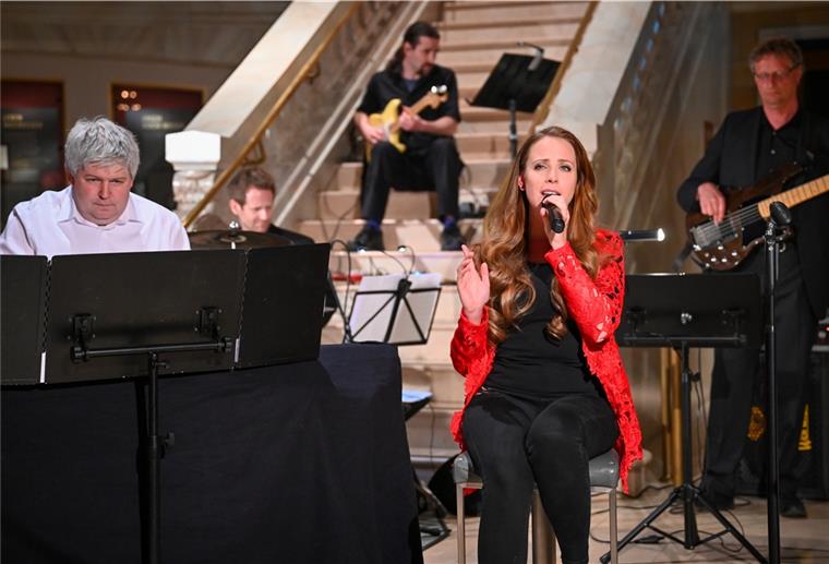 So lief das Konzert für Alltagshelden im Auswandererhaus Voice Over Piano mit Sara Dähn und Thomas Blaeschke im Grand Central Terminal des Deutschen Auswandererhauses.