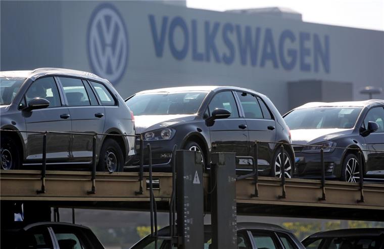 Volkswagen ist der größte Autobauer der Welt Volkswagen hat im vergangenen Jahr den japanischen Autobauer Toyota als größten Automobilhersteller der Welt abgelöst.