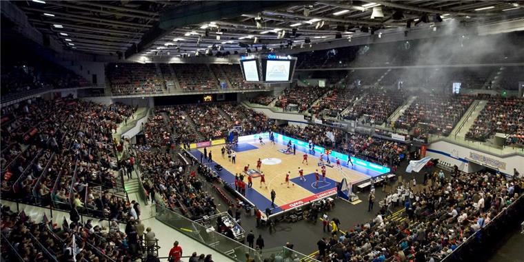 Eisbären wollen gegen Bayern München für Überraschung sorgen Volle Eisbären-Hütte: Das heutige Gastspiel der Bayern in Bremen findet vor einer riesigen Kulisse statt.