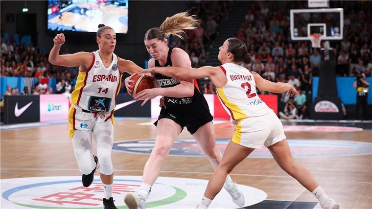 „Total Bock“: Basketballerinnen heiß auf EM-Viertelfinale Volle Kraft voraus: Luisa Geiselsöder will mit Deutschland ins EM-Halbfinale.