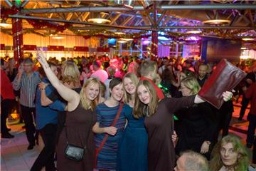 Volles Haus beim Weihnachtszauber in der Stadthalle.