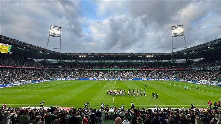 3:1 in Wolfsburg: Bayern-Frauen gewinnen Topspiel Volles Haus im Nordderby.