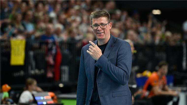 Umbrüche unerlässlich? - Proficlubs und ihr Kaderpuzzle Volleyball-Coach Stefan Hübner vom Vizemeister SVG Lüneburg bekommt es mit einem Umbruch zu tun.