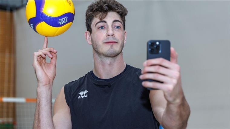 Geld verdienen am Netz und im Netz Volleyballer Tobias Krick erzielt Erfolge auch im Internet.