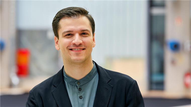 Nach Kritik: Aus für Hamburger Ballettintendant Demis Volpi Volpi wurde zuletzt von Tänzerinnen und Tänzer des Hamburg Balletts kritisiert. (Archivbild)