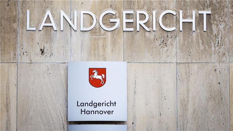 Vom 13. Mai an steht ein Verdächtiger in Hannover vor Gericht, der einen 54 Jahre alten Obdachlosen getötet haben soll. (Symbolbild)