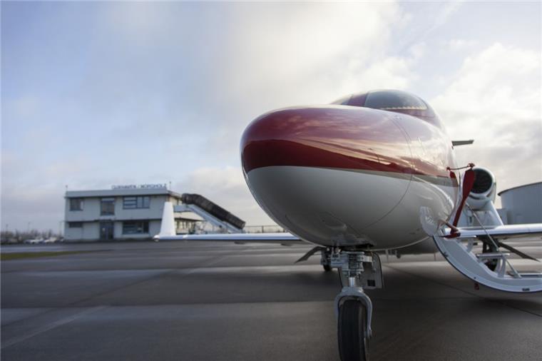 Von Nordholz aus nach Sylt und Sankt Peter-Ording fliegen Vom Seeflughafen Nordholz aus nach Sylt und St. Peter-Ording: Die modernen Inselflugzeuge vom Typ Quest Kodiak des Geestländer Unternehmens Privateways/Yourways bieten Platz für bis zu neun Personen und 20 Kilogramm Gepäck pro Person.