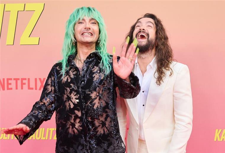 Tokio Hotel war erst der Start: So hoch sollen die Einkünfte von Bill und Tom Kaulitz sein Die Brüder Bill (l) und Tom Kaulitz kommen zum Special Screening der 2. Staffel von „Kaulitz & Kaulitz".