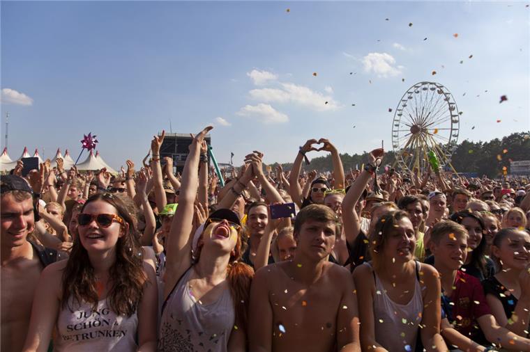 Deichbrand: Finalisten für den nord24-Bandcontest stehen fest Von 19. bis 22. Juli wird in Nordholz das Deichbrand-Festival gefeiert. Etliche international bekannte Bands und mehr als 50.000 Besucher werden erwartet. Auf der Bühne wird auch eine Band aus der Region stehen.