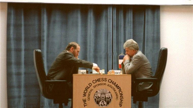Schach-Legende Boris Spasski ist tot Von 1969 bis 1972 war Boris Spasski (r) Schach-Weltmeister.