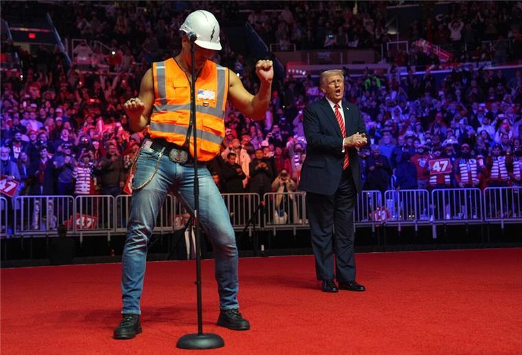 Trump tanzt zu „Y.M.C.A.“: Ein Song schallt durch Washington Von der ambivalenten Beziehung der Band zu dem Republikaner ist nichts mehr zu spüren.