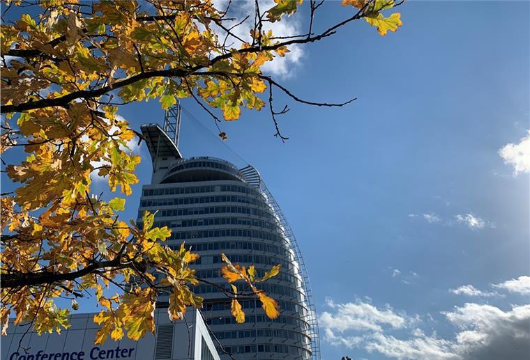 Von der Aussichtsplattform auf dem Sail City genießen die Besucher einen tollen Ausblick auf Bremerhaven.