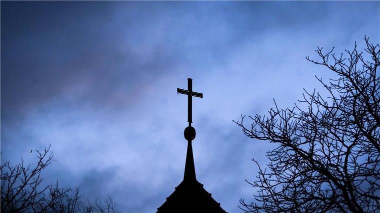 Von der Kirche in Pflegestellen vermittelte Heimkindern sollen in den 1950er- und 1960er-Jahren Gewalt erlebt haben. (Symbolbild)