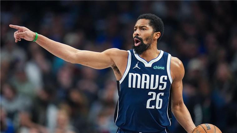 Transfer-Coup: FC Bayern holt Ex-NBA-Star Dinwiddie Von der NBA in die Bundesliga: Basketball-Routinier Spencer Dinwiddie heuert beim FC Bayern an. (Archivbild)