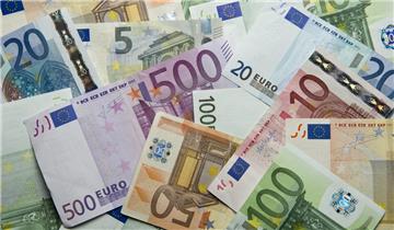 Von genug Geld im Portemonnaie können viele Bremerhavener nur träumen: Mehr als jeder fünfte Einwohner ist überschuldet. 