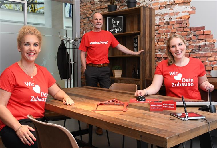Wespa bietet „Concierge“-Service für Immobilienkäufer an Von links: Natascha Beling (Wohncierge), Rolf Sünderbruch (stellvertretender Vorstandsvorsitzender) und Anna-Lena von Holten (Wohncierge).