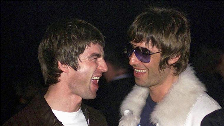 Oasis-Comeback am Freitag: Tour-Start in Cardiff Von Zankereien noch nichts zu merken: die Brüder bei einer Award-Verleihung. (Archivbild)