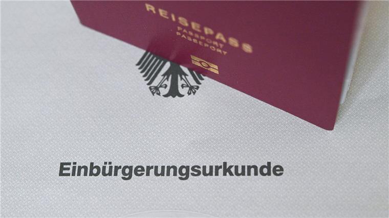 Vor allem Einbürgerungen aus Syrien, aus der Türkei und aus Russland stiegen in Niedersachsen an. (Symbolbild)