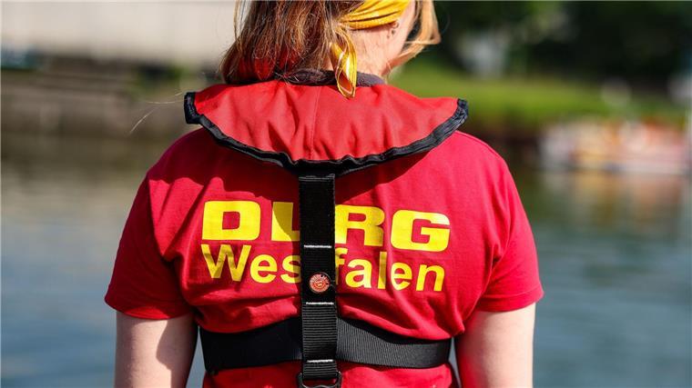 Vor allem Flüsse erweisen sich als gefährlich für Schwimmer - der DLRG trainiert auch dafür. (Symbolbild)
