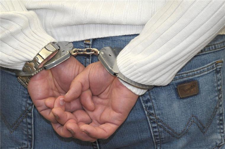 Nordenhamer wegen zweifachen versuchten Totschlags vor Gericht Vor der Schwurgerichtskammer des Landgerichts Oldenburg muss sich ein 21-jähriger Nordenhamer wegen zweifachen versuchten Totschlags verantworten.